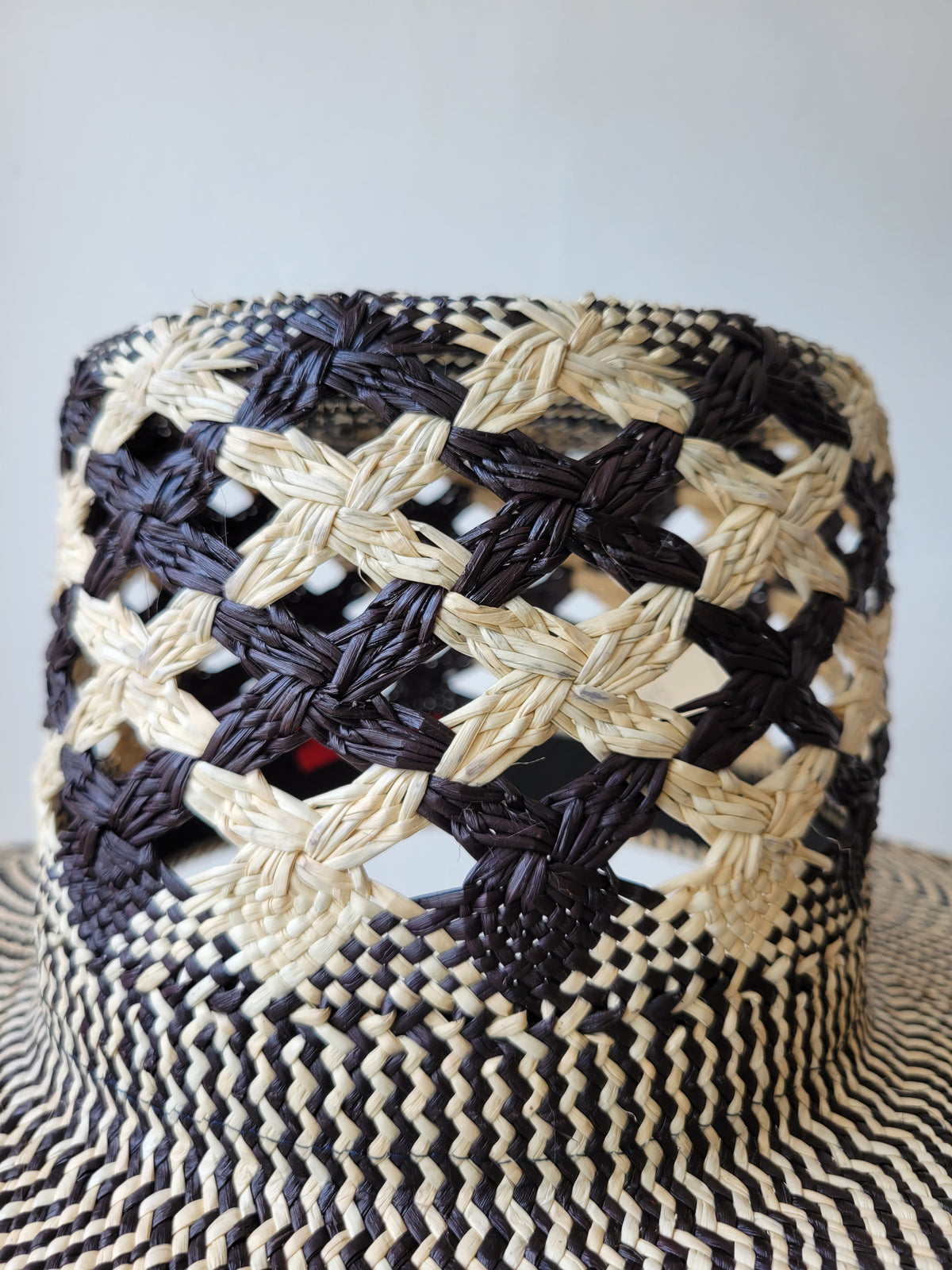 Mia Straw hat