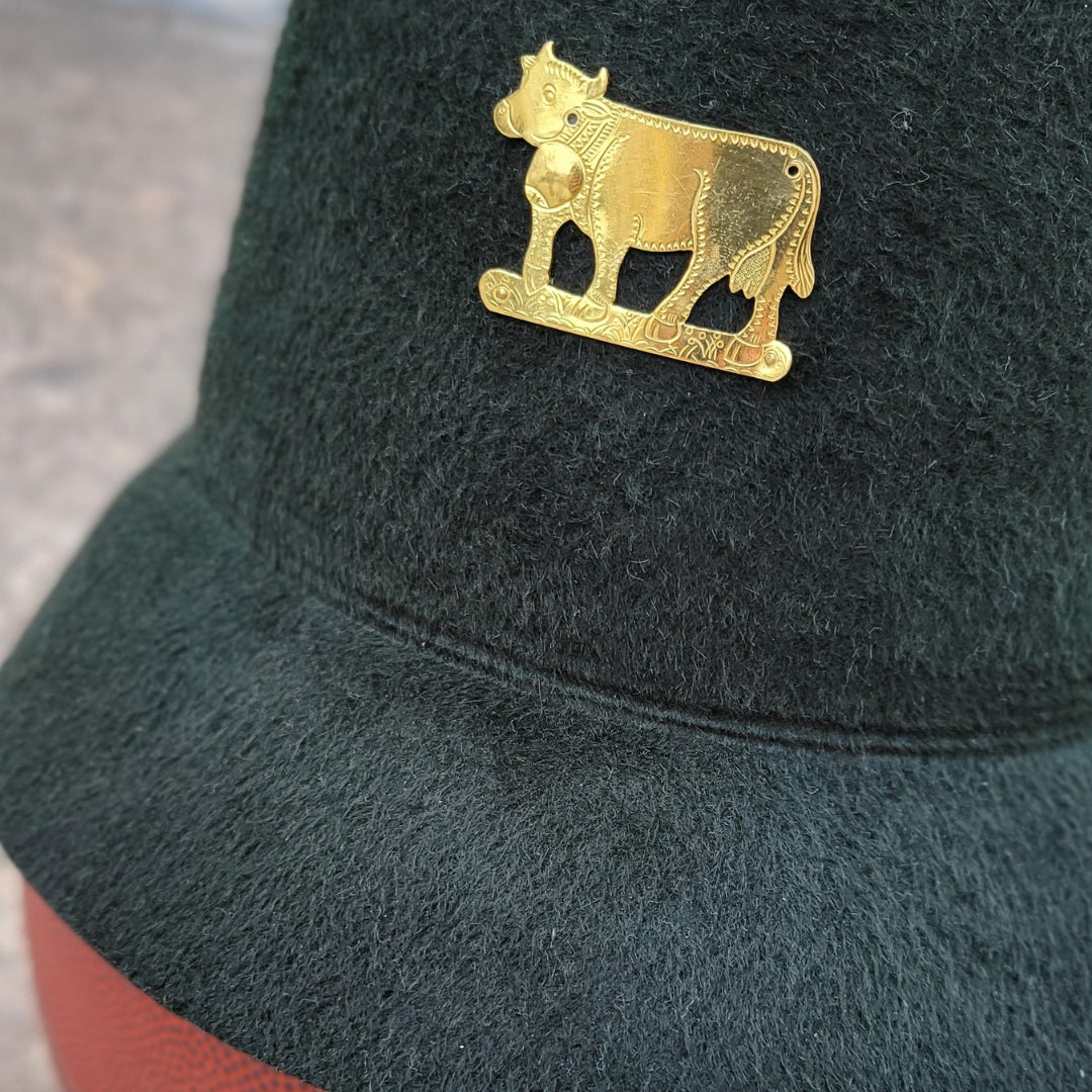 The Oliver with Cow Ornament